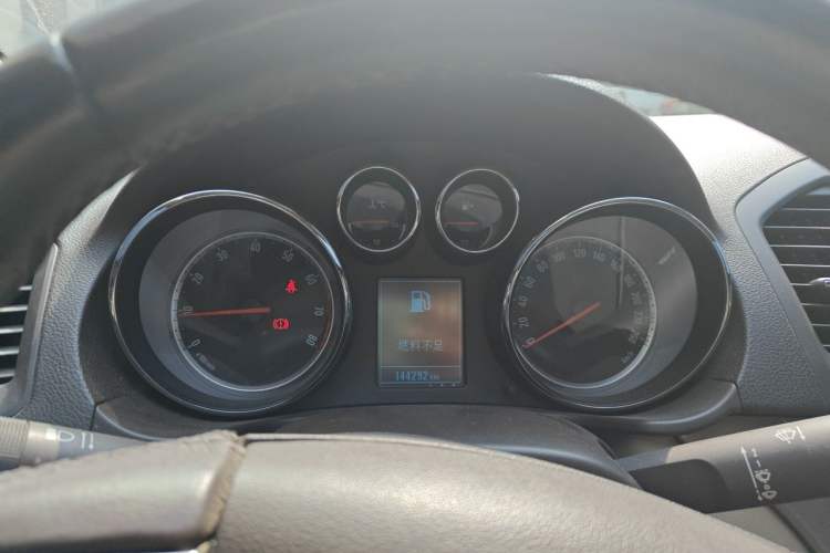 Used Buick Regal 2012 2.0L Luxury Edition Instrument Cluster