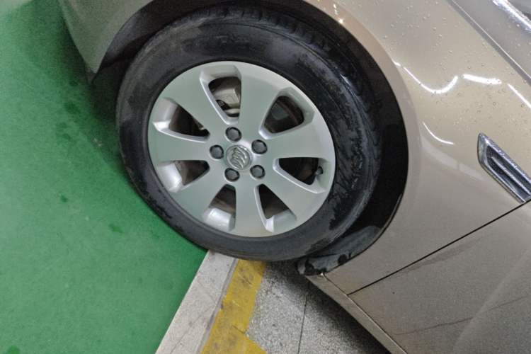 Used Buick Regal 2012 2.0L Comfort Edition Left Front Wheel Hub