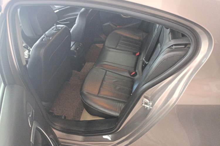 Used Buick Regal 2012 2.4L SIDI Flagship Edition Left Rear Seat