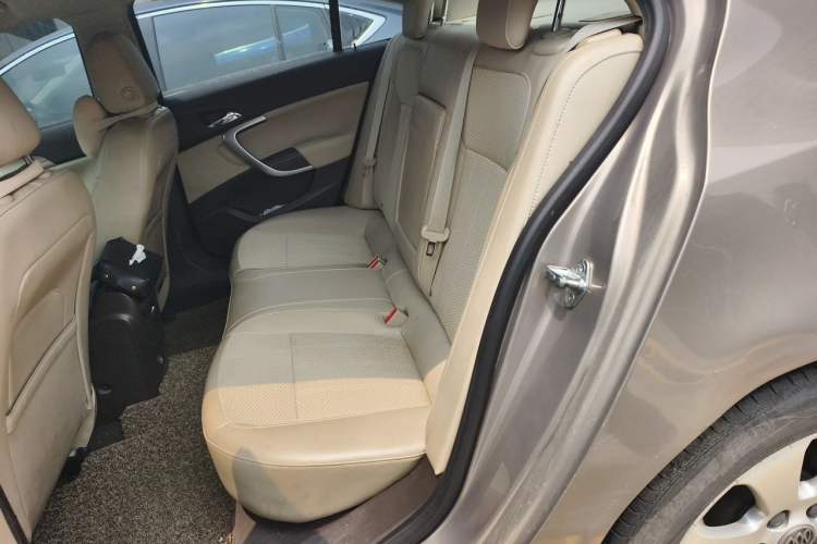 Used Buick Regal 2012 2.0L Luxury Edition Left Rear Seat