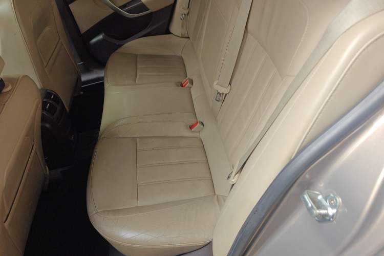 Used Buick Regal 2012 2.0L Luxury Edition Left Rear Seat