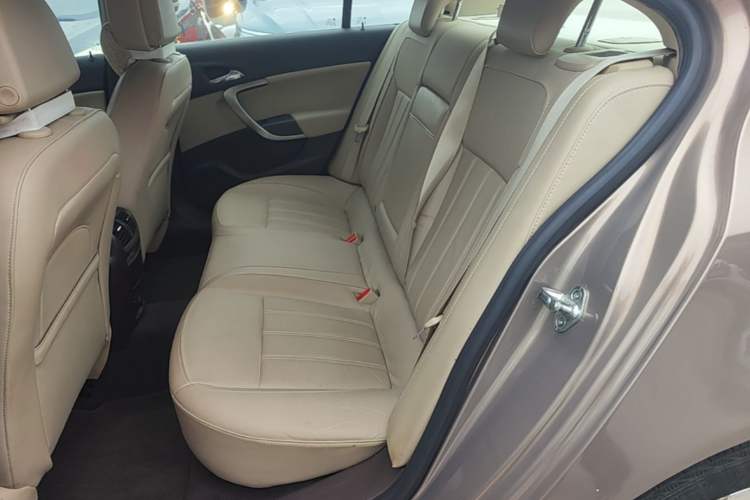 Used Buick Regal 2012 2.0L Luxury Edition Left Rear Seat