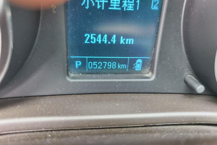 Used Buick Regal 2012 2.0L Luxury Edition Odometer Close Up