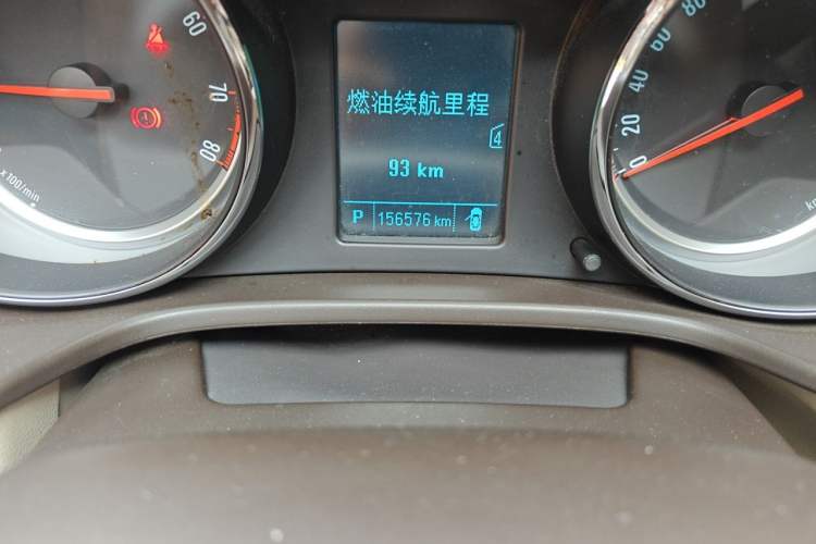 Used Buick Regal 2012 2.0L Comfort Edition Odometer Close Up