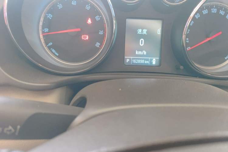 Used Buick Regal 2012 2.0L Luxury Edition Odometer Close Up