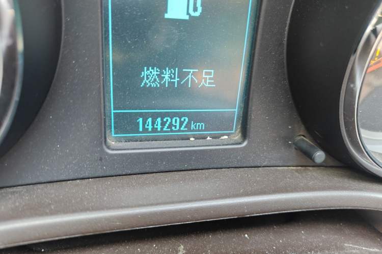 Used Buick Regal 2012 2.0L Luxury Edition Odometer Close Up