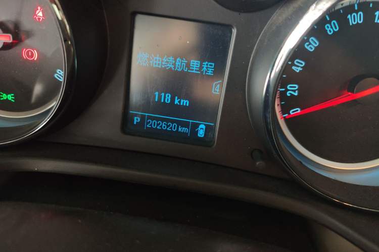 Used Buick Regal 2012 2.0L Luxury Edition Odometer Close Up