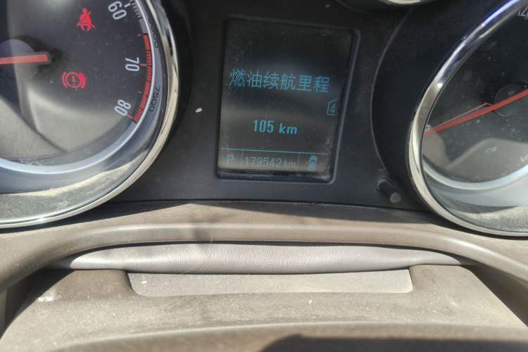 Used Buick Regal 2012 2.0L Comfort Edition Odometer Close Up