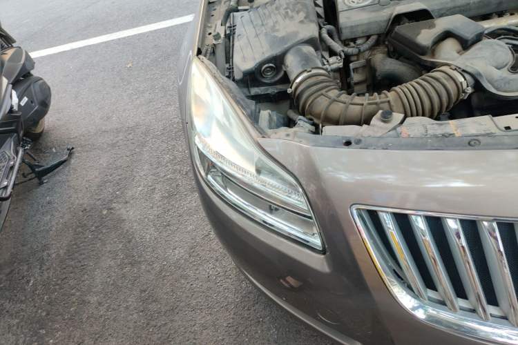 Used Buick Regal 2012 2.0L Luxury Edition Right Front Headlight