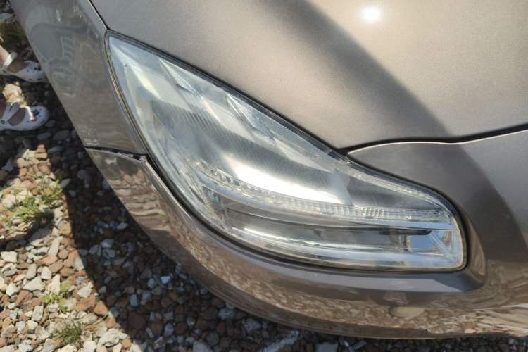 Used Buick Regal 2012 2.0L Comfort Edition Right Front Headlight
