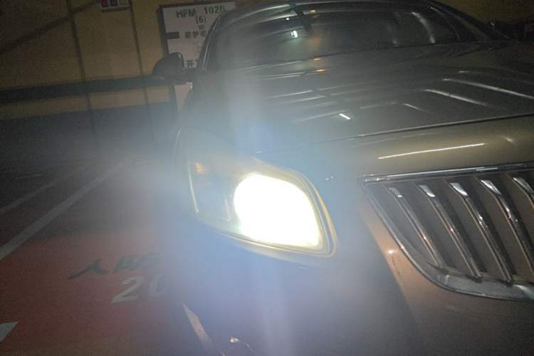 Used Buick Regal 2012 2.0L Luxury Edition Right Front Headlight