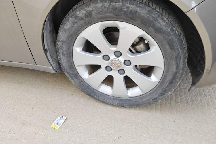 Used Buick Regal 2012 2.0L Comfort Edition Right Front Wheel Hub