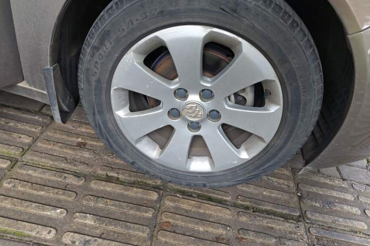 Used Buick Regal 2012 2.0L Comfort Edition Right Front Wheel Hub