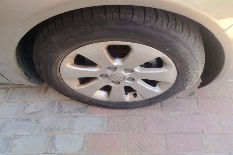 Used Buick Regal 2012 2.0L Comfort Edition Right Front Wheel Hub