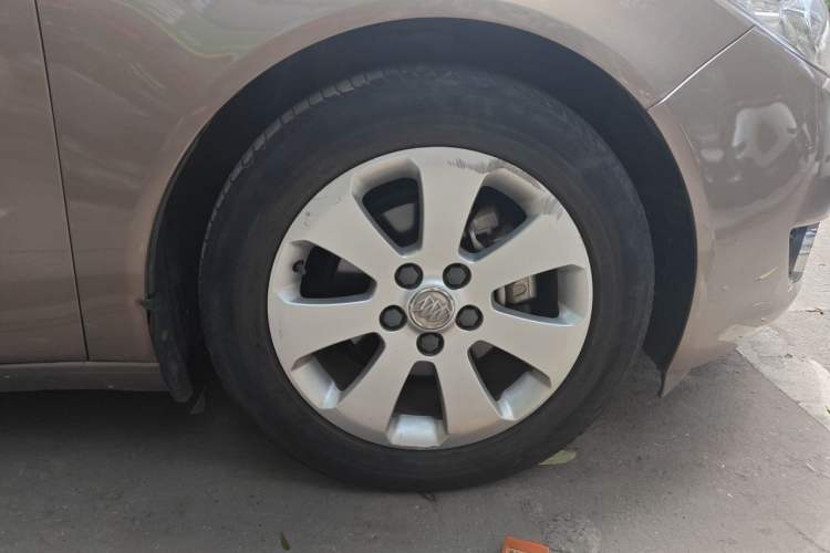 Used Buick Regal 2012 2.0L Comfort Edition Right Front Wheel Hub