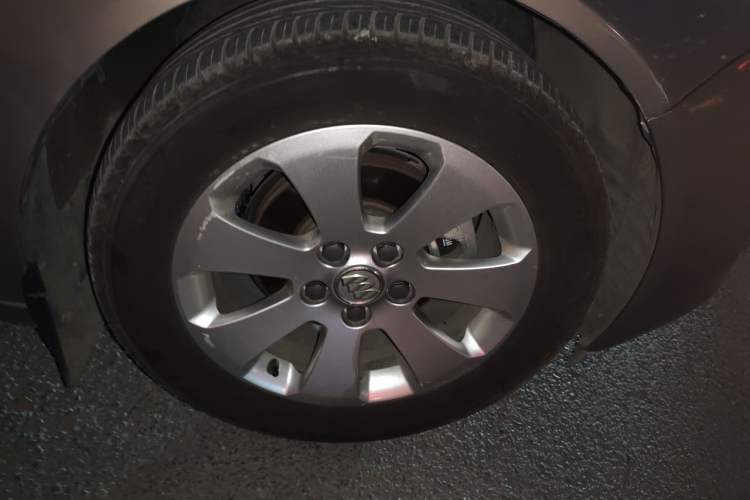 Used Buick Regal 2012 2.0L Comfort Edition Right Front Wheel Hub