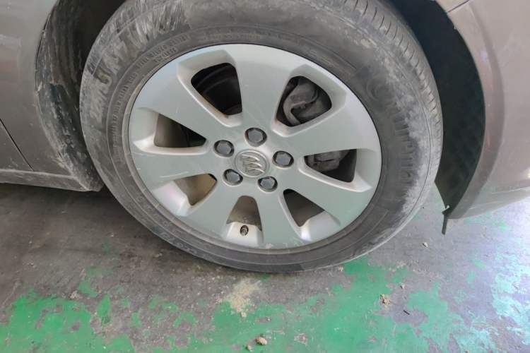 Used Buick Regal 2012 2.0L Luxury Edition Right Front Wheel Hub