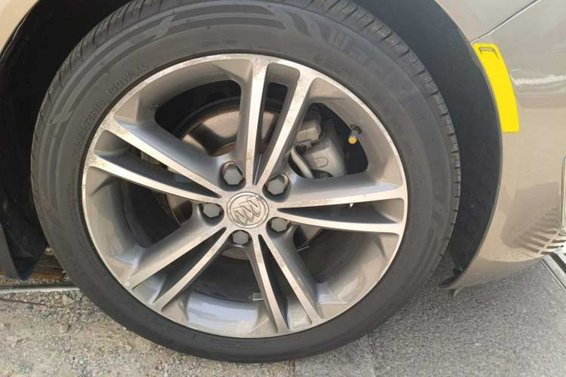 Used Buick Regal 2012 2.0L Comfort Edition Right Front Wheel Hub