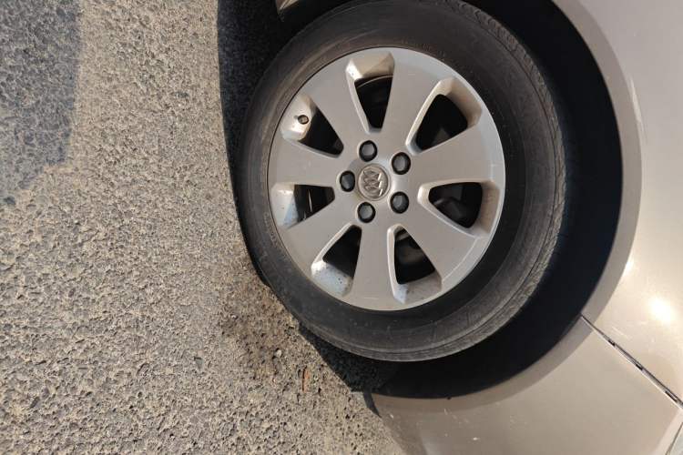 Used Buick Regal 2012 2.0L Luxury Edition Right Front Wheel Hub