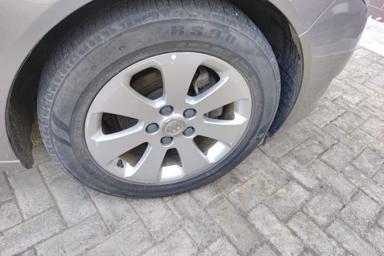 Used Buick Regal 2012 2.0L Comfort Edition Right Front Wheel Hub