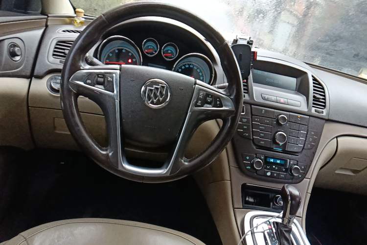 Used Buick Regal 2012 2.0L Luxury Edition Steering Wheel