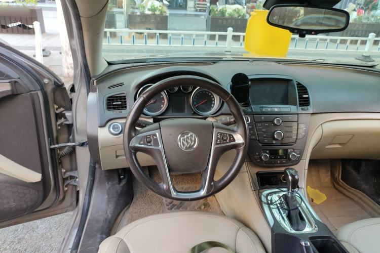 Used Buick Regal 2012 2.0L Luxury Edition Steering Wheel