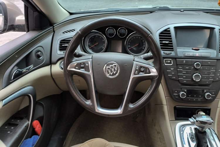 Used Buick Regal 2012 2.0L Luxury Edition Steering Wheel