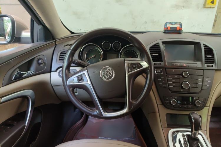 Used Buick Regal 2012 2.0L Luxury Edition Steering Wheel