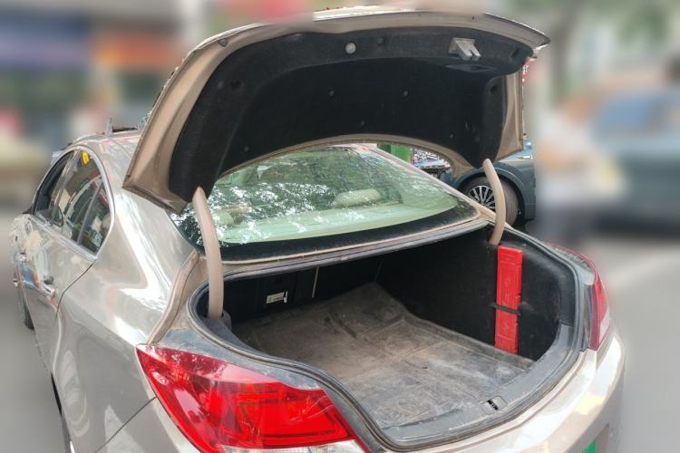 Used Buick Regal 2012 2.0L Luxury Edition Trunk