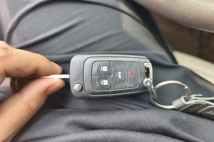 Used Buick Regal 2012 2.0L Luxury Edition Vehicle Key