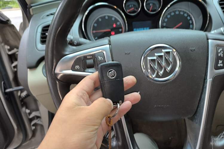 Used Buick Regal 2012 2.0L Luxury Edition Vehicle Key