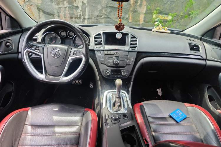 Used Buick Regal 2013 GS 2.0T Sport Edition Center Console