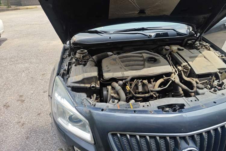 Used Buick Regal 2013 GS 2.0T Sport Edition Engine Bay Right