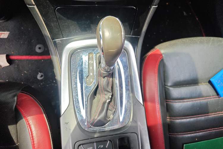 Used Buick Regal 2013 GS 2.0T Sport Edition Gear Lever