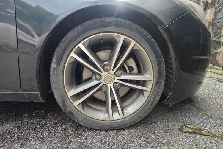 Used Buick Regal 2013 GS 2.0T Sport Edition Right Front Wheel Hub
