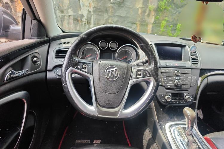 Used Buick Regal 2013 GS 2.0T Sport Edition Steering Wheel