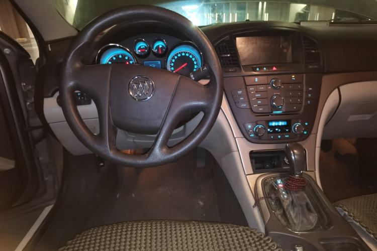 Used Buick Regal 2013 GS 2.0T Grand Sport Edition Center Console