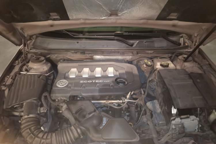Used Buick Regal 2013 GS 2.0T Grand Sport Edition Engine Bay