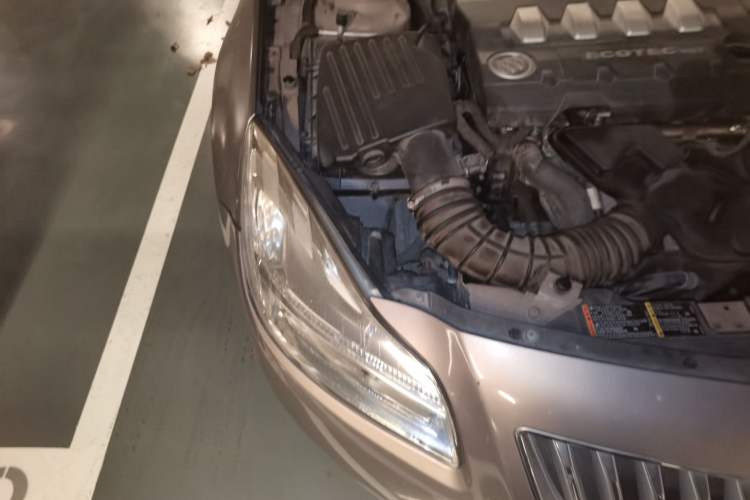 Used Buick Regal 2013 GS 2.0T Grand Sport Edition Right Front Headlight