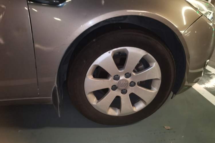 Used Buick Regal 2013 GS 2.0T Grand Sport Edition Right Front Wheel Hub