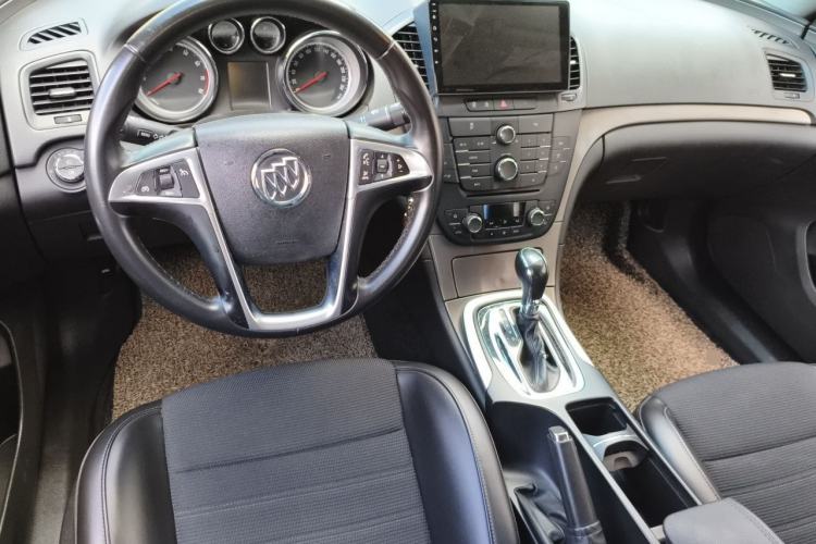 Used Buick Regal 2013 1.6T Automatic Elite Sport Edition Center Console