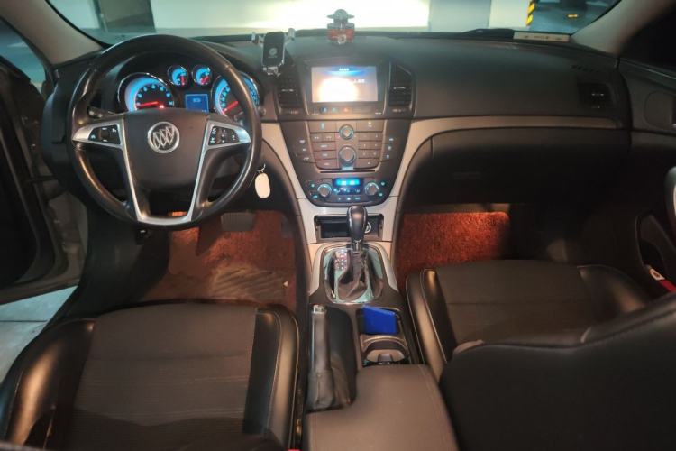 Used Buick Regal 2013 1.6T Automatic Elite Sport Edition Center Console