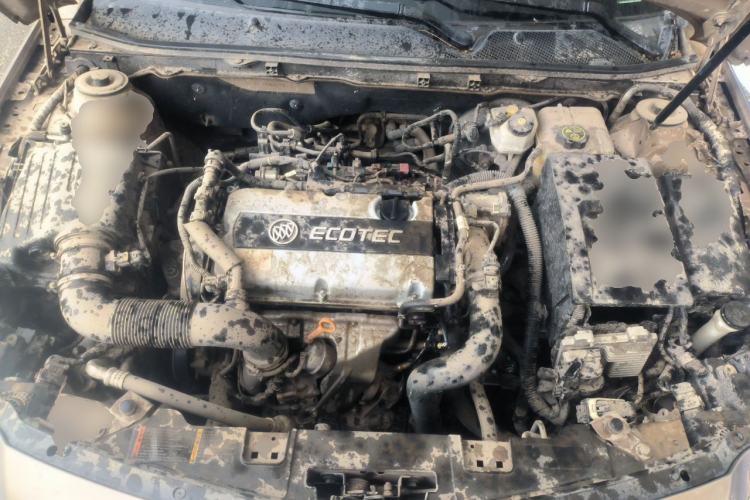 Used Buick Regal 2013 1.6T Automatic Elite Sport Edition Engine Bay