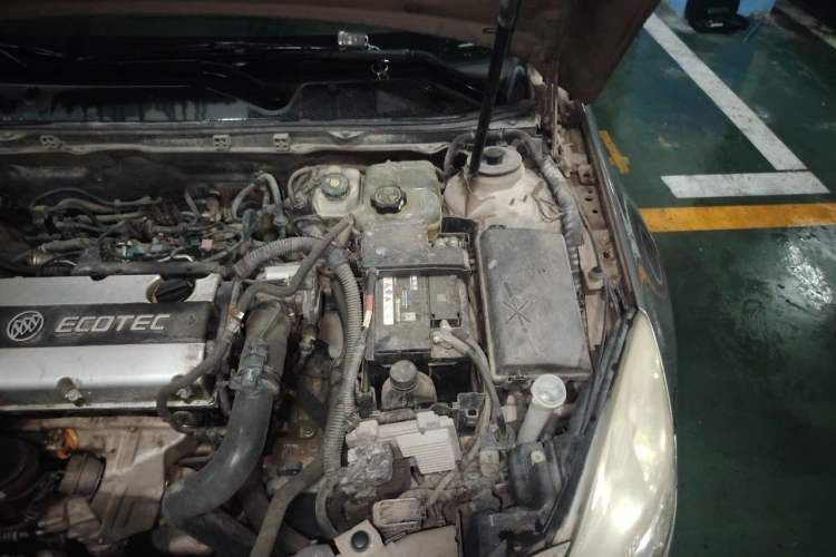 Used Buick Regal 2013 1.6T Automatic Elite Sport Edition Engine Bay Left