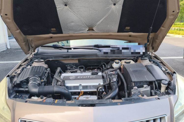 Used Buick Regal 2013 1.6T Automatic Elite Sport Edition Engine Bay