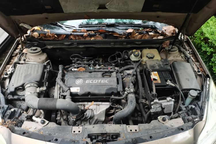 Used Buick Regal 2013 1.6T Automatic Elite Sport Edition Engine Bay