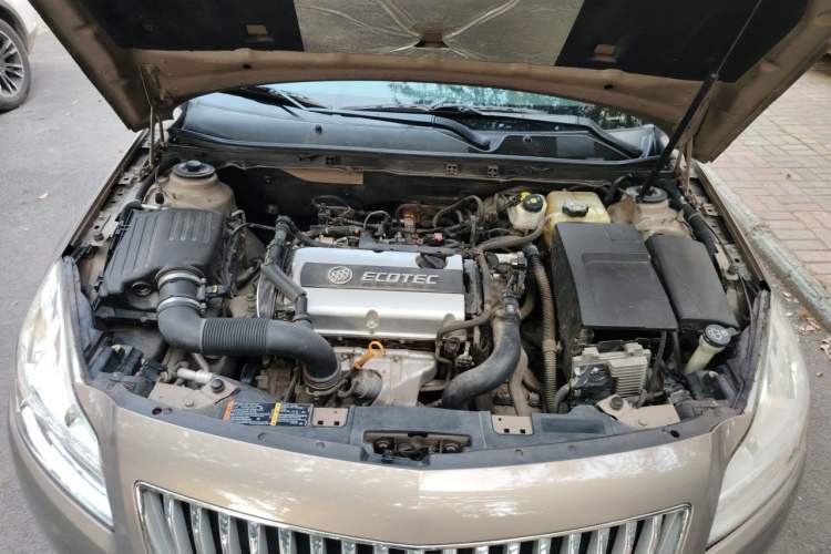 Used Buick Regal 2013 1.6T Automatic Elite Sport Edition Engine Bay