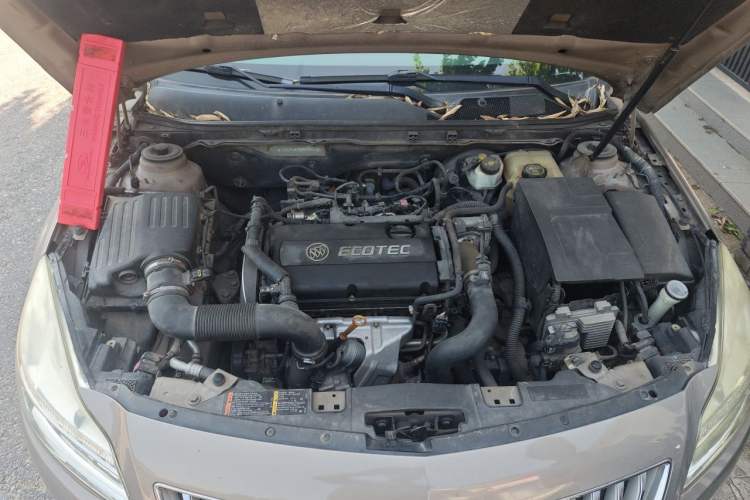 Used Buick Regal 2013 1.6T Automatic Elite Sport Edition Engine Bay
