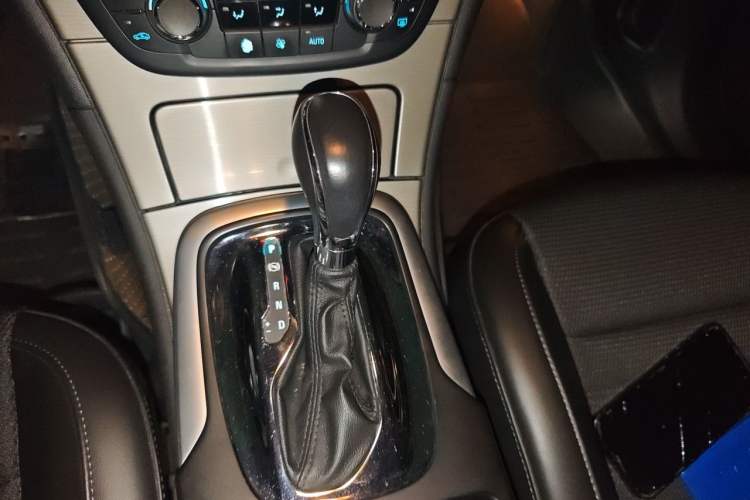 Used Buick Regal 2013 1.6T Automatic Elite Sport Edition Gear Lever