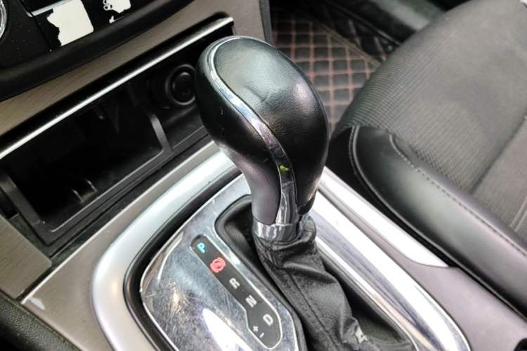 Used Buick Regal 2013 1.6T Automatic Elite Sport Edition Gear Lever